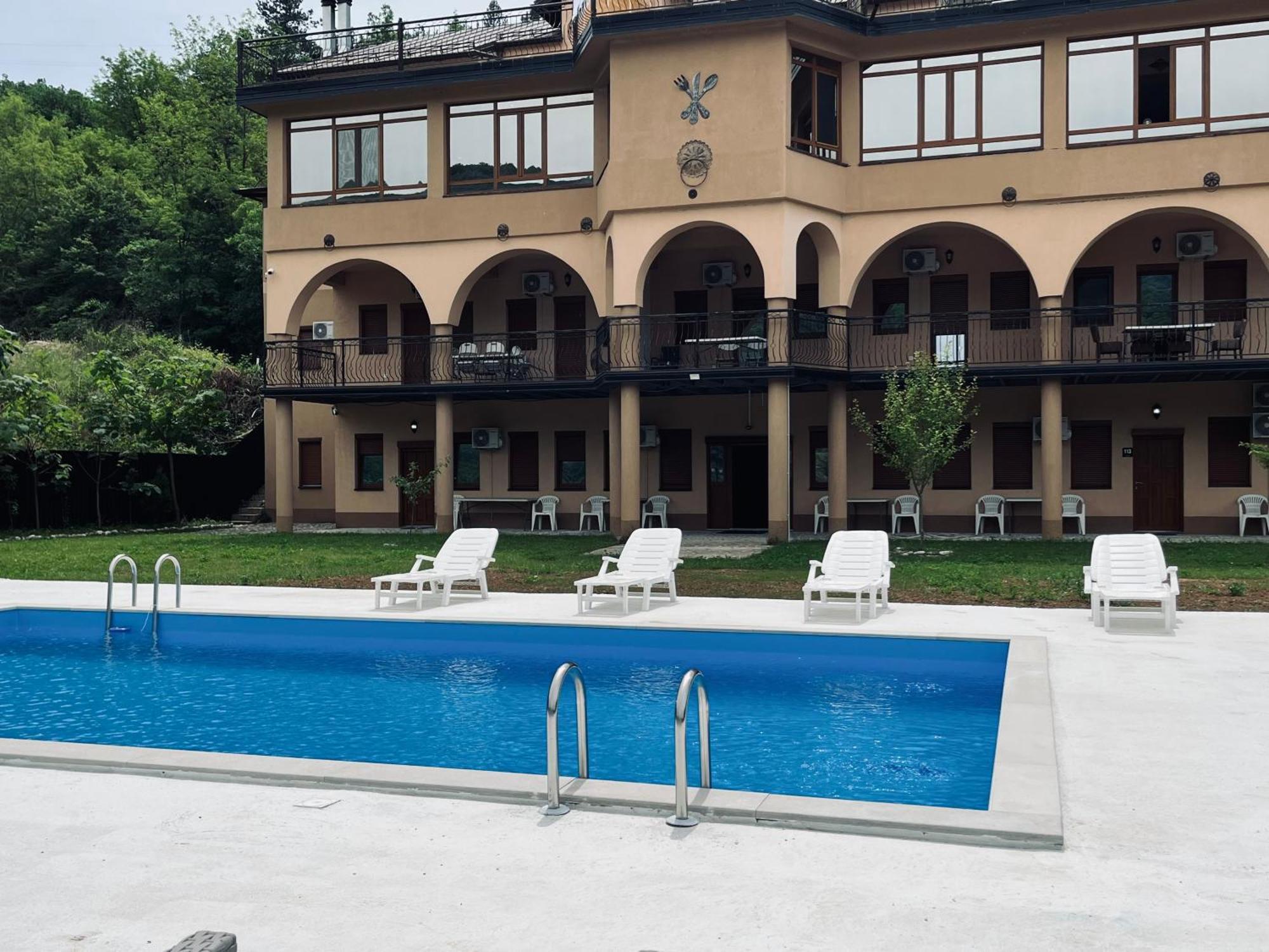 Hotel Noor Konjic Exteriör bild